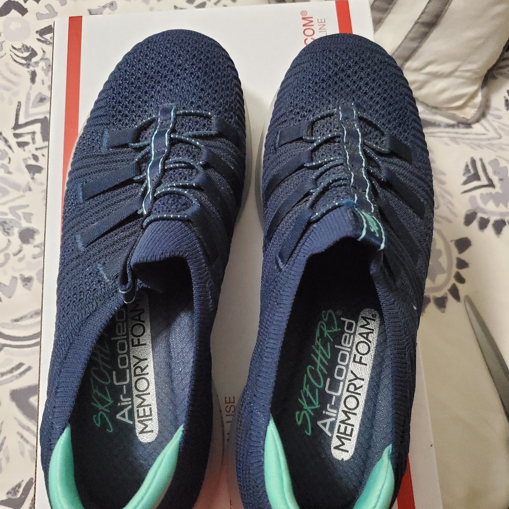 Skechers Navy fabric, Size 6